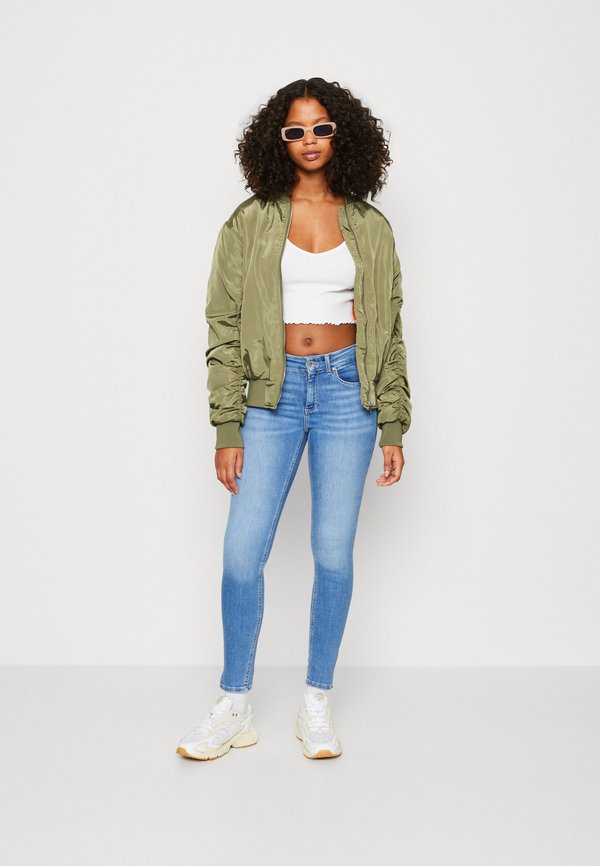 ONLY ONLBLUSH MID SLIT