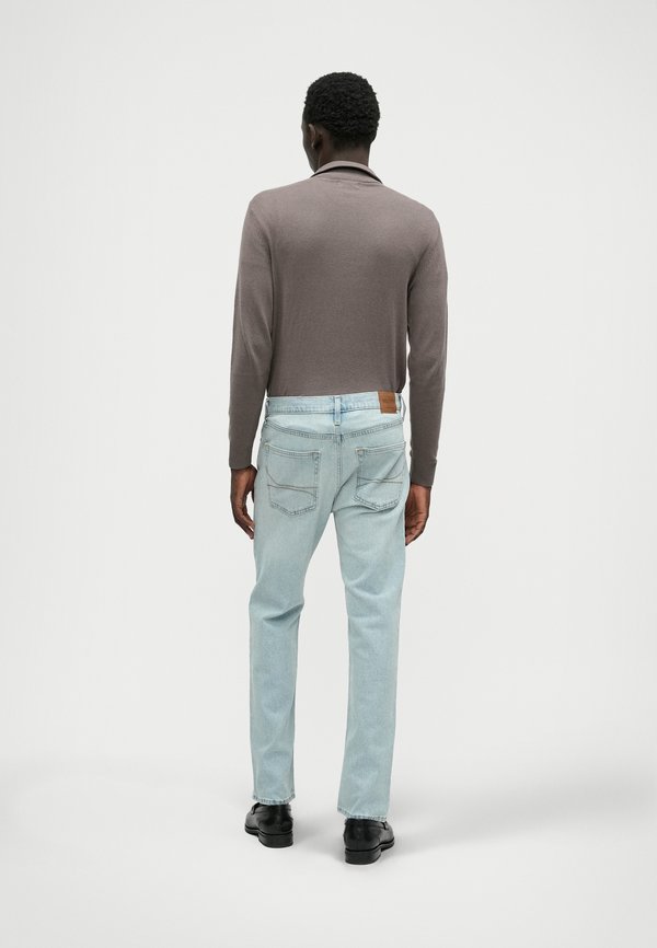 Hollister Co. STRAIGHT
