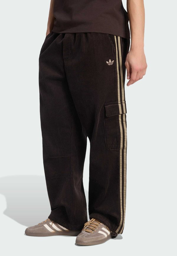 adidas Originals Cargo trousers - aurora coffee