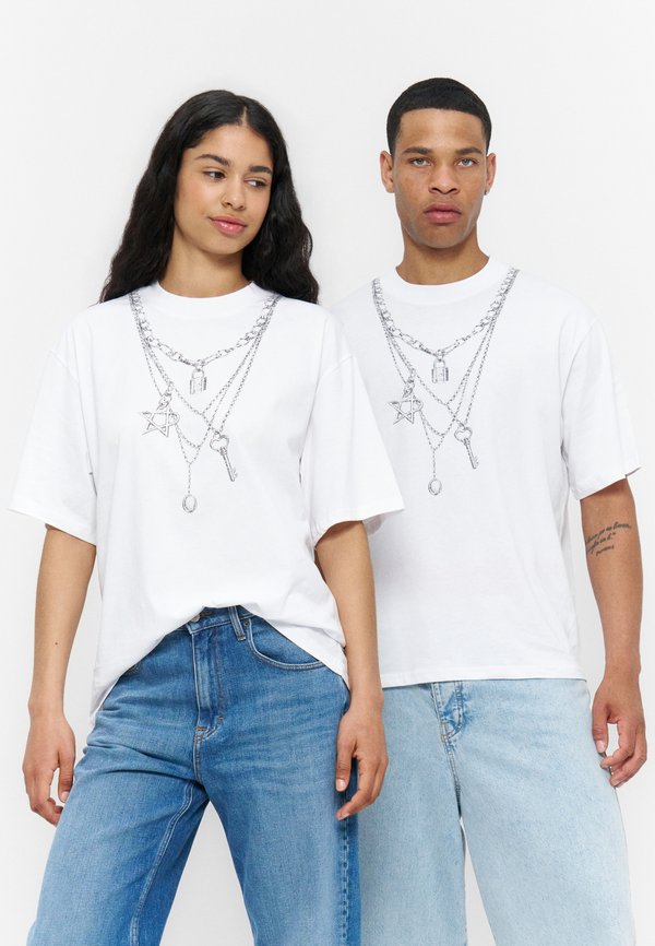YOURTURN by Zalando REGULAR FIT