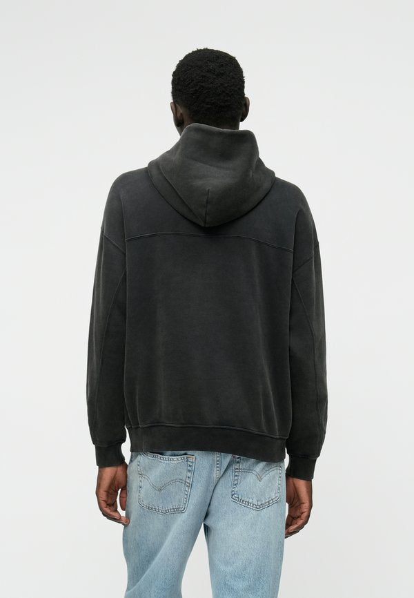 Abercrombie & Fitch ESSENTIAL