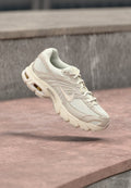 Nike Sportswear AIR MAX MOTO 2K SE - Trainers - sail/pale ivory/phantom