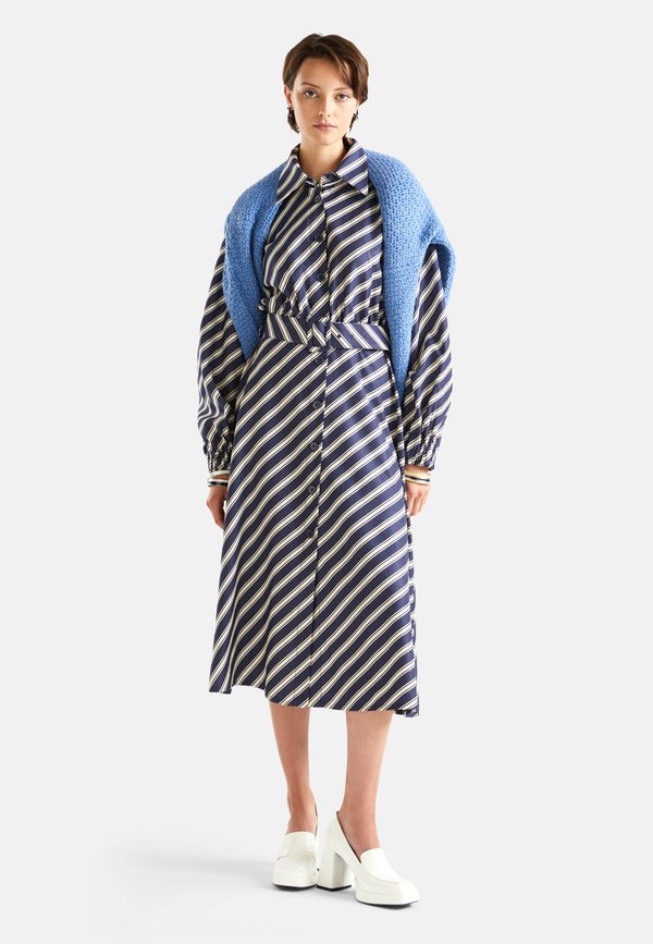 United Colors of Benetton IN ALL OVER PATTERN TWILL