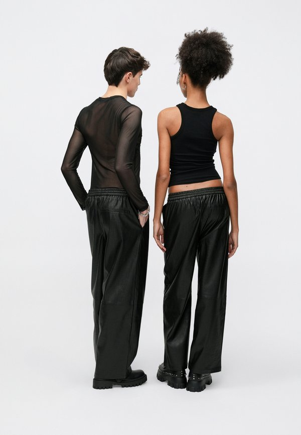 YOURTURN by Zalando UNISEX PU PARTY TROUSERS