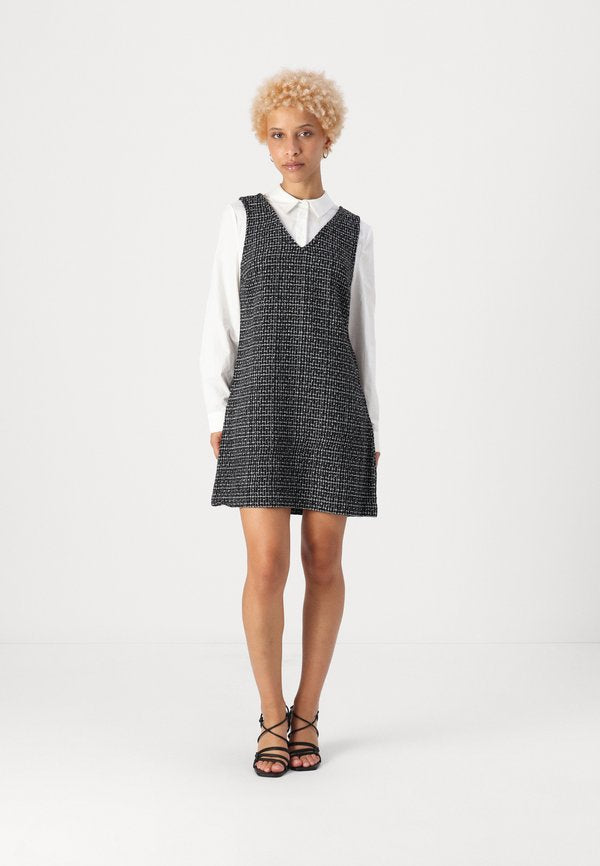 ONLY Petite ONLLODA BOUCLE DRESS