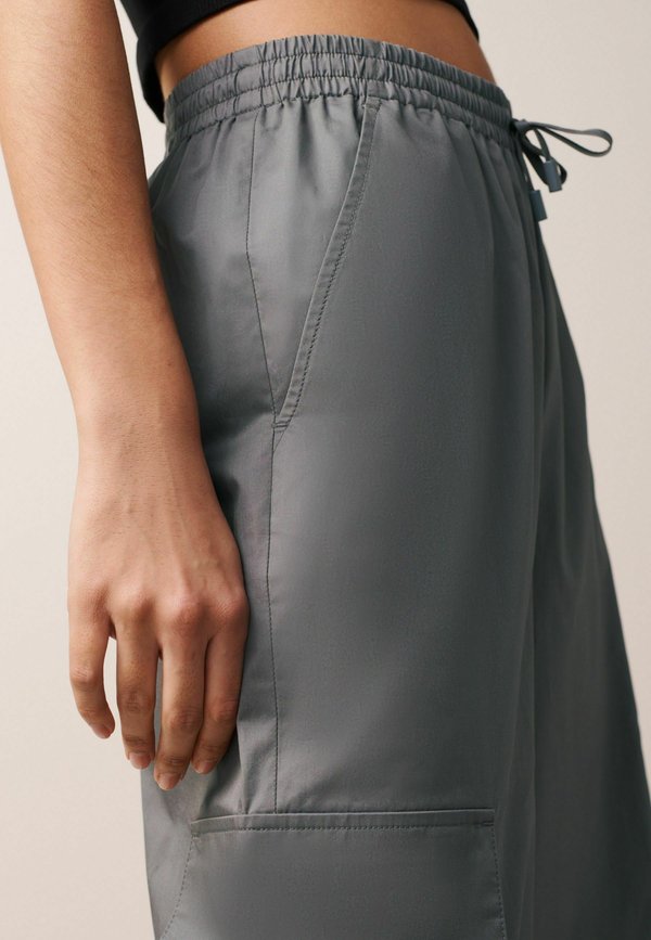 Next WIDE LEG