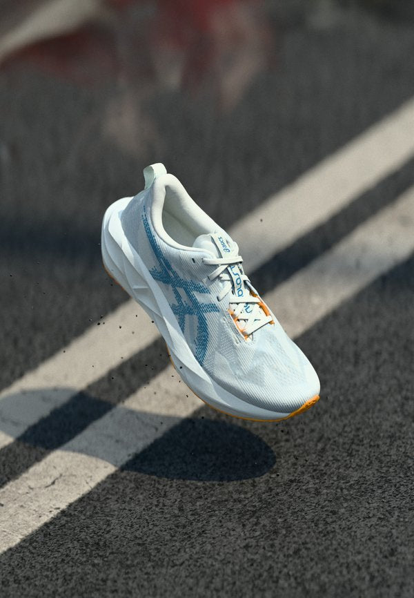 ASICS NOVABLAST 5