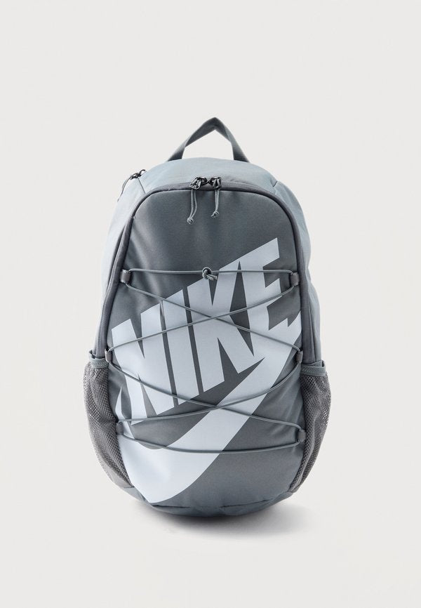 Nike Sportswear HERITAGE SWEEP UNISEX - Rucksack - smoke grey/white