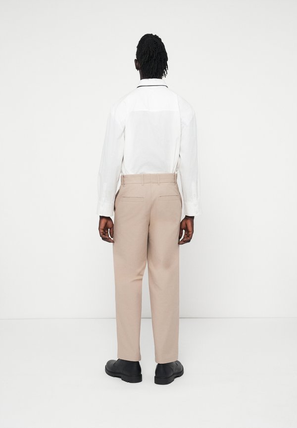 Selected SLHRELAX WALTER