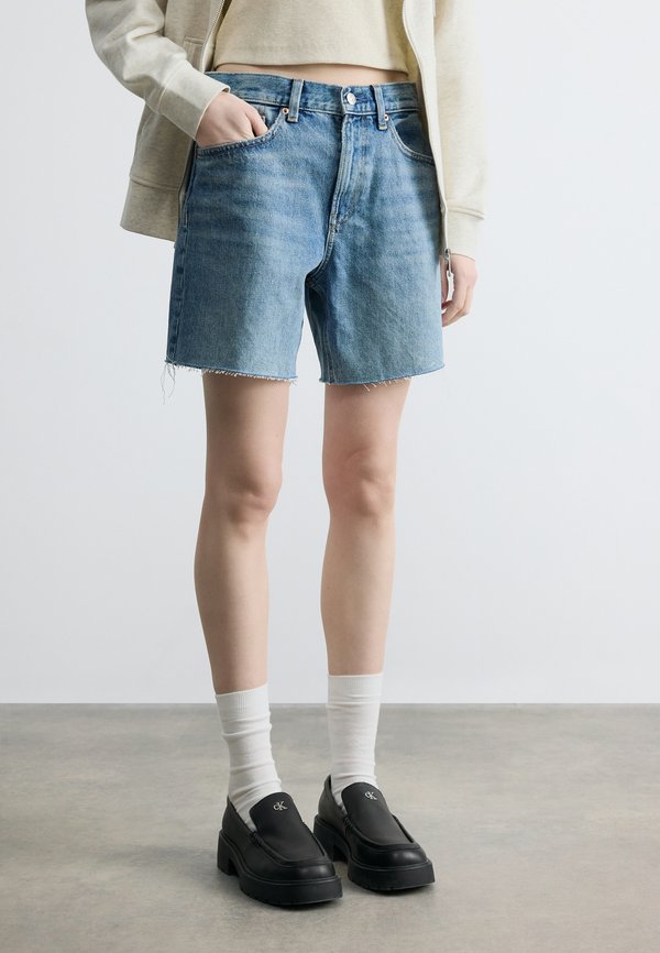 Calvin Klein Jeans 90S - Denim shorts - blue monaco