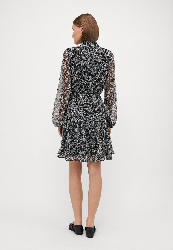 Vero Moda Tall VMSMILLA VOLUME SHORT DRESS