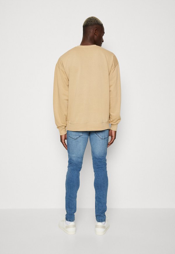 REVOLUTION LOOSE CREWNECK