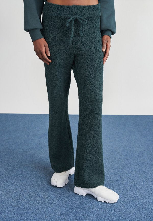 Nike Sportswear PANT - Tracksuit bottoms - seaweed