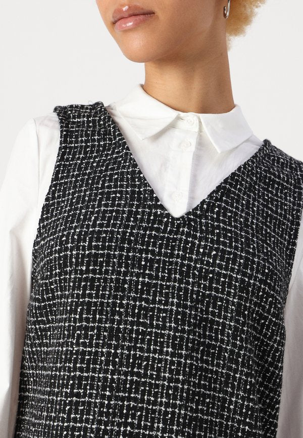 ONLY Petite ONLLODA BOUCLE DRESS