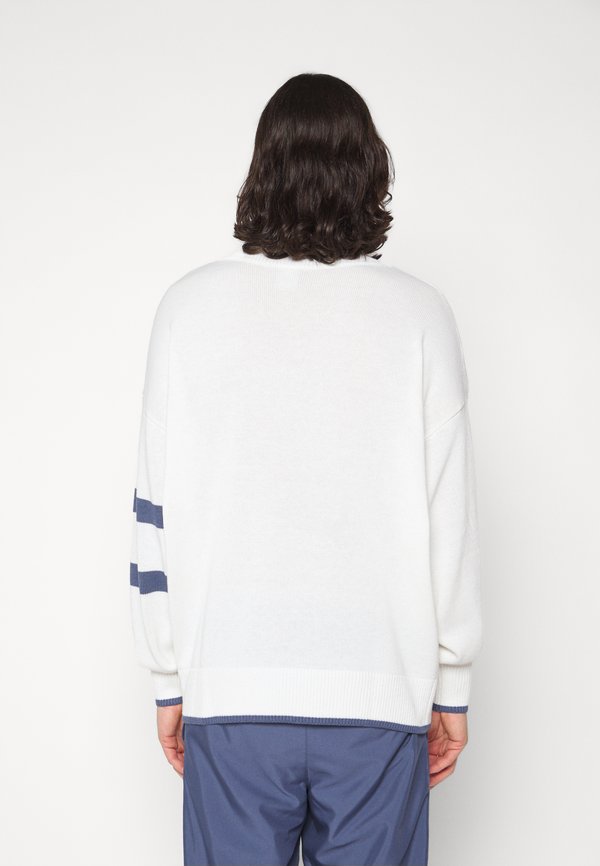 Nike Sportswear  NIKE TREND SWEATER
