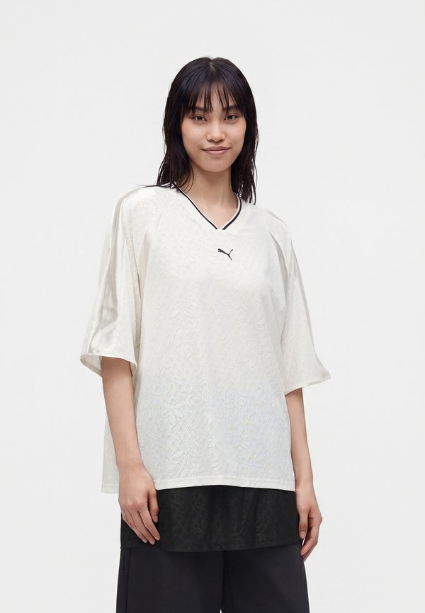 Puma OVERSIZED SHORT SLEEVE  - Basic T-shirt - warm white