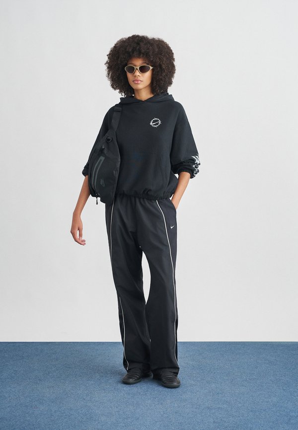 Nike Sportswear STREET