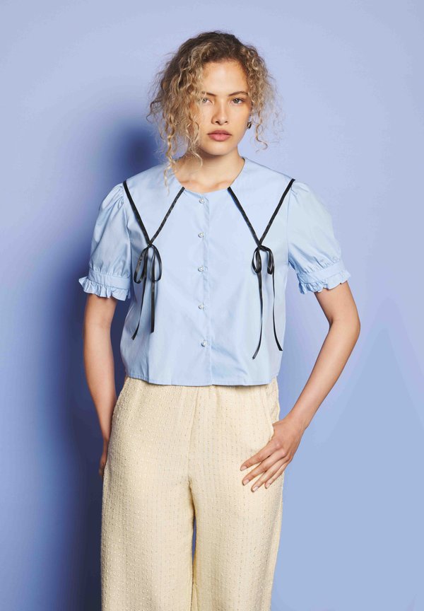 Sister Jane GLASSY BOWED COLLAR