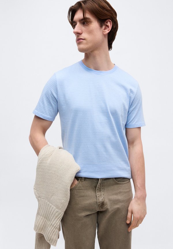 Lindbergh STRIPED O NECK TEE