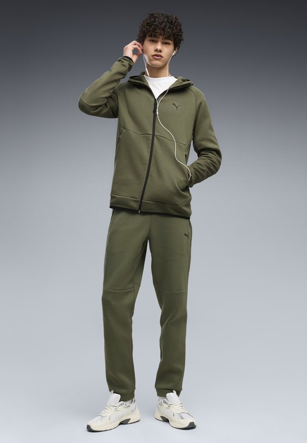 Puma PUMATECH ELEVATED SLIM KAPUZENJACKE - Zip-up sweatshirt - moss veil