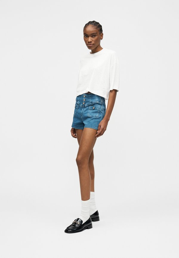 Guess RHINESTONE CROP TEE