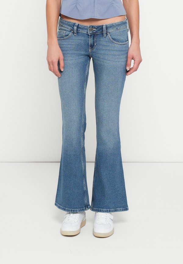 Hollister Co. HUNTINGTON