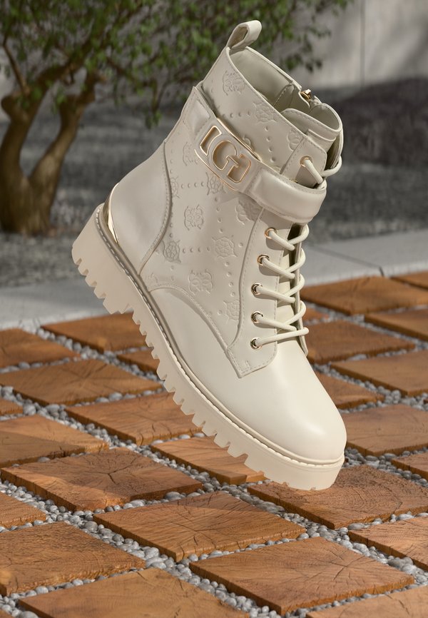 Guess ORANDA - Lace-up ankle boots - ivory