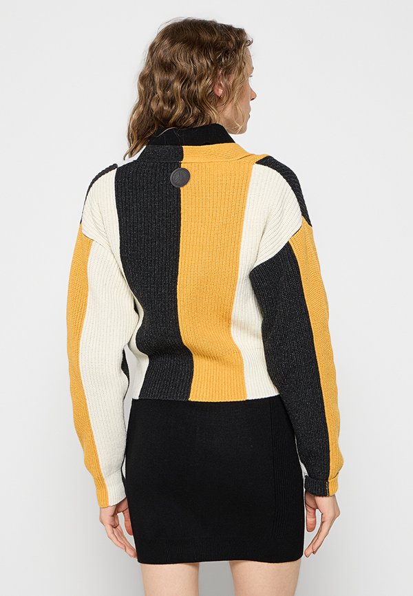MOSCHINO JEANS