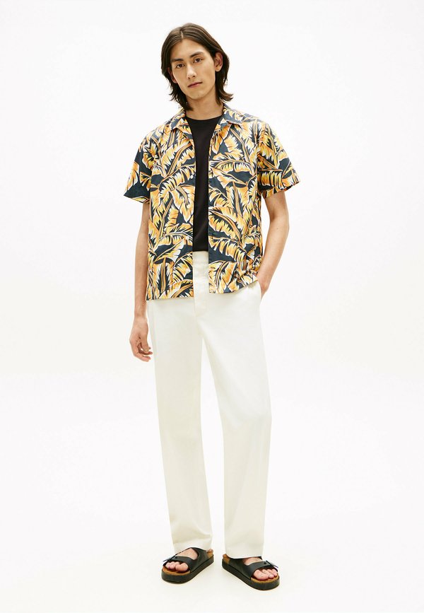 Tommy Hilfiger REGULAR FIT PAPER TOUCH SHORT SLEEVE