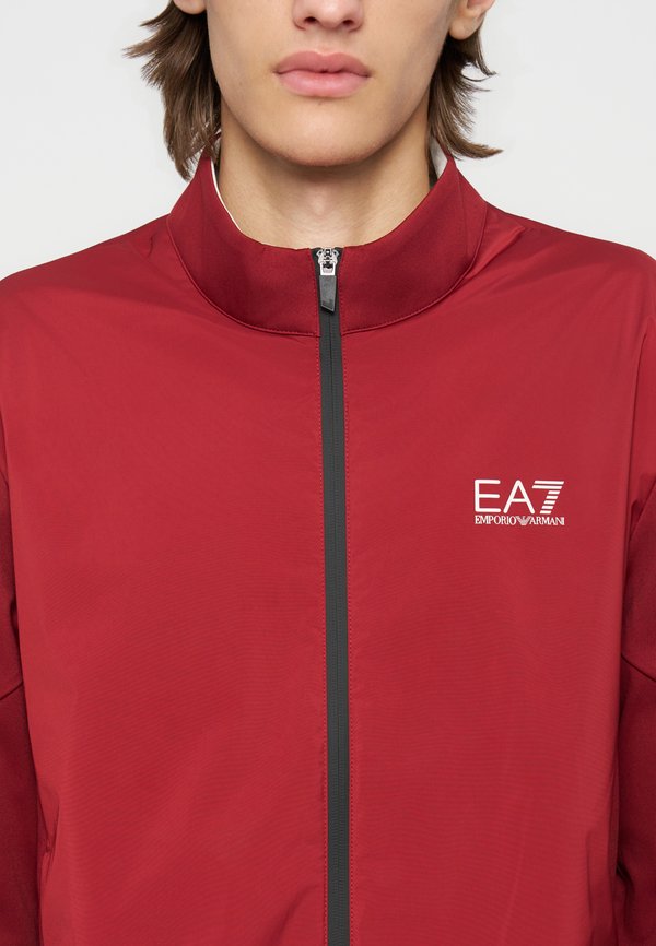 EA7 Emporio Armani