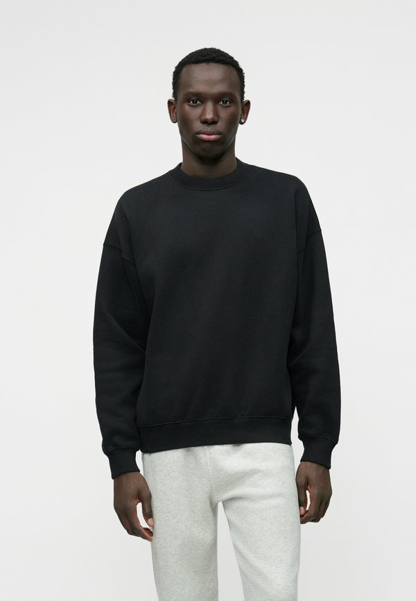 Abercrombie & Fitch ESSENTIAL CREW