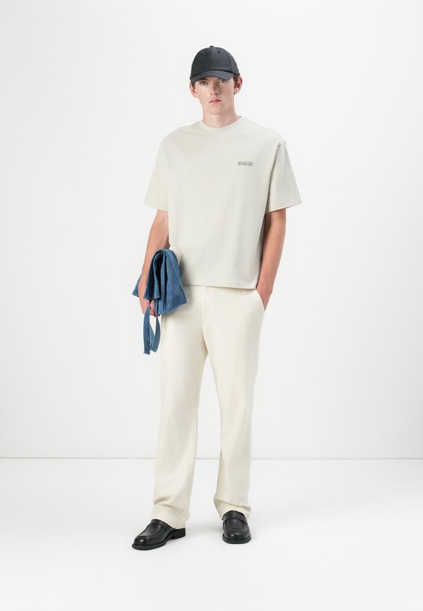 Selected SLHRELAXNORMAN GRAPH TEE