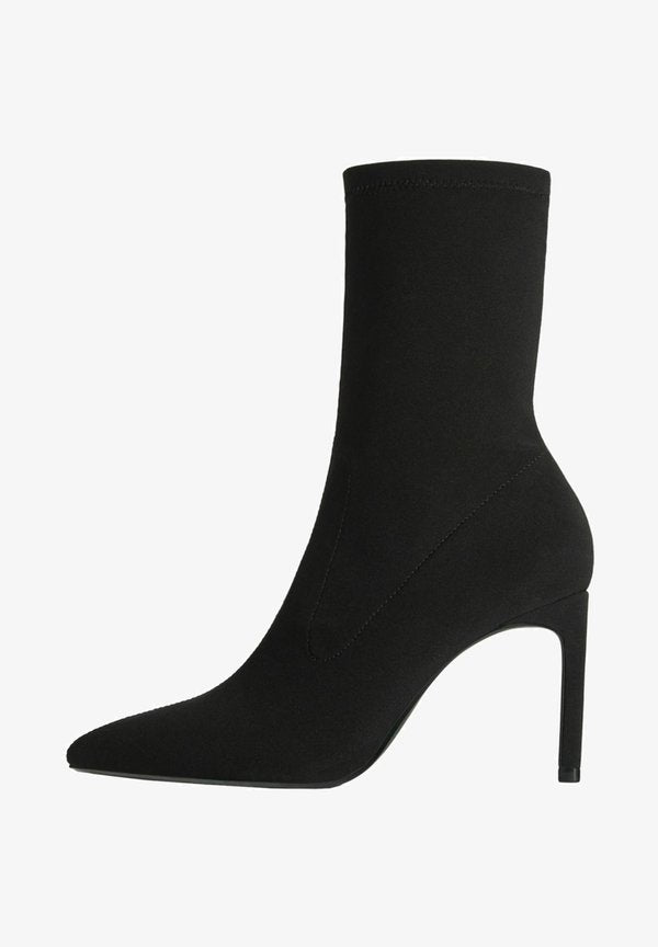 Bershka Ankle boots - black