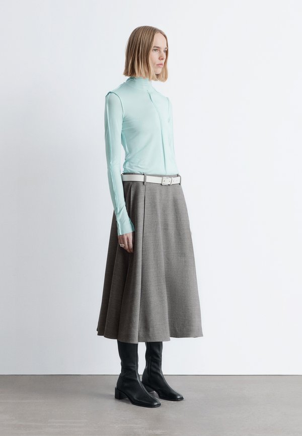 & OTHER STORIES TURTLENECK