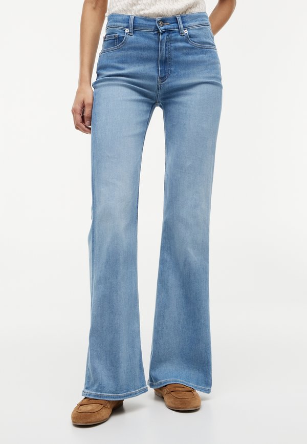 Tommy Hilfiger FLARE KATY FLEX FORWARD - Flared Jeans - light blue denim
