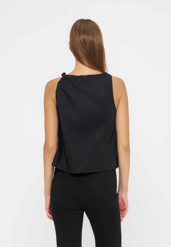 TWINSET CORTO
