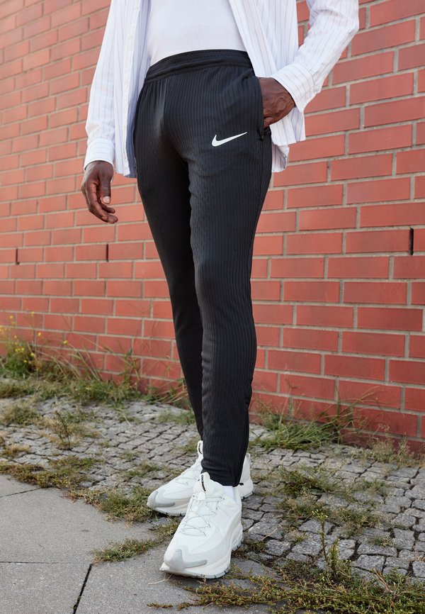 Nike Performance CHELSEA FC - Club wear - black/field silver-coloured