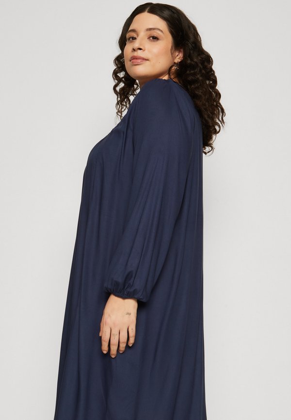 ONLY Carmakoma CARSIDNEY LIFE EMBROIDERY DRESS