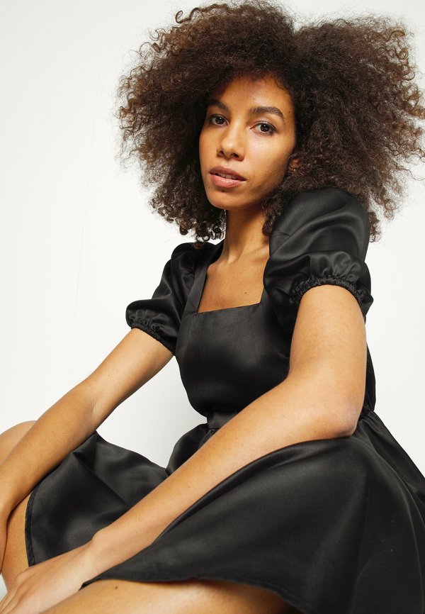 Glamorous Bloom SQUARE NECK PUFF SHORT SLEEVE MIDI DRESS