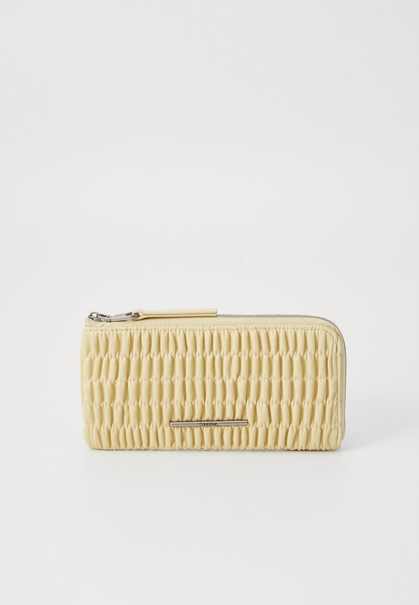 Calvin Klein Jeans RUCHED LONG ZIP - Wallet - parsnip