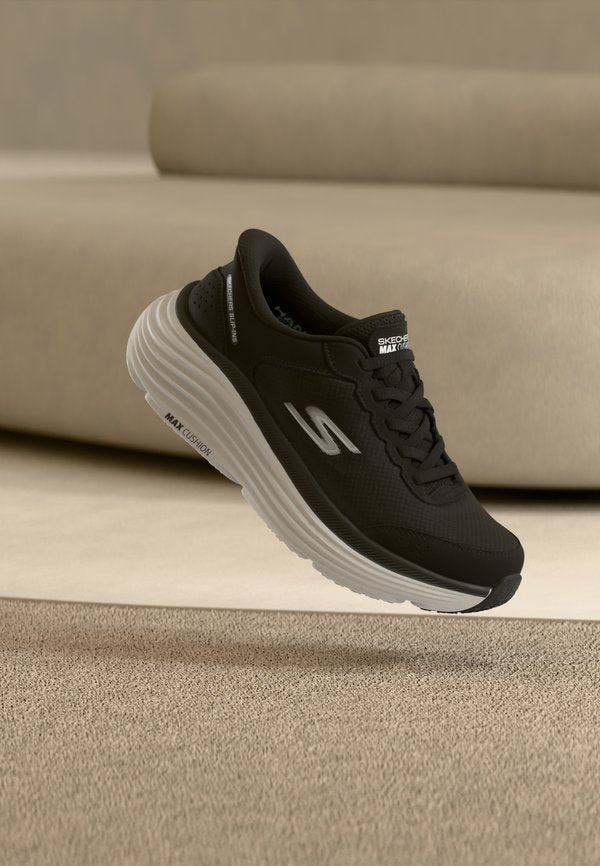 Skechers MAX CUSHIONING ENDEAVOUR - Trainers - black