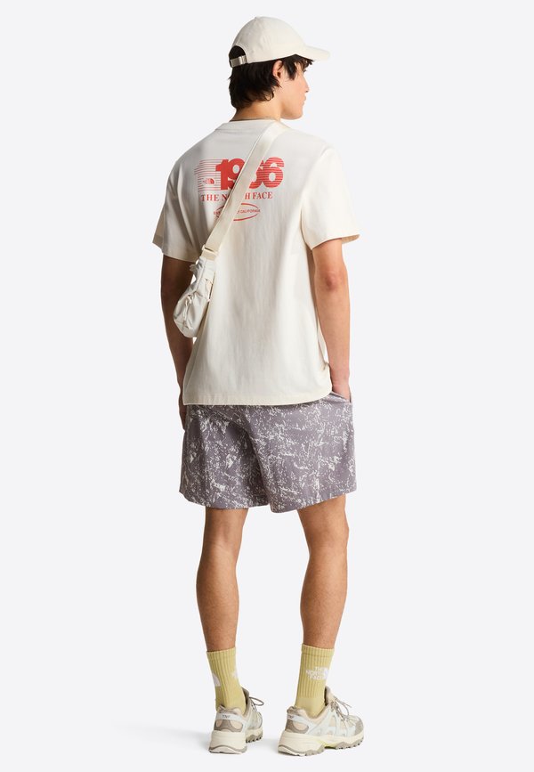 The North Face TRACK RELAXED SHORT SLEEVE TEE-GRAPHIC