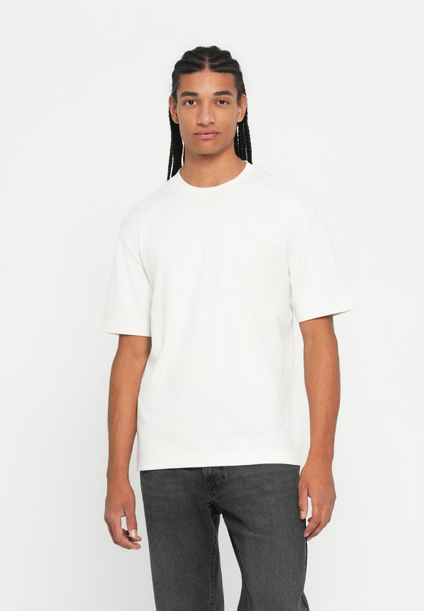 Hollister Co.
