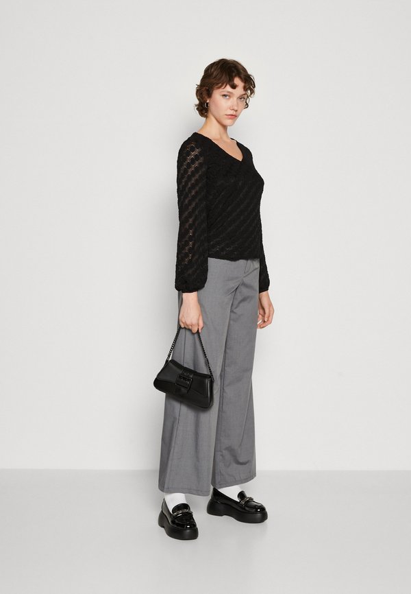 ONLY ONLRIE V NECK