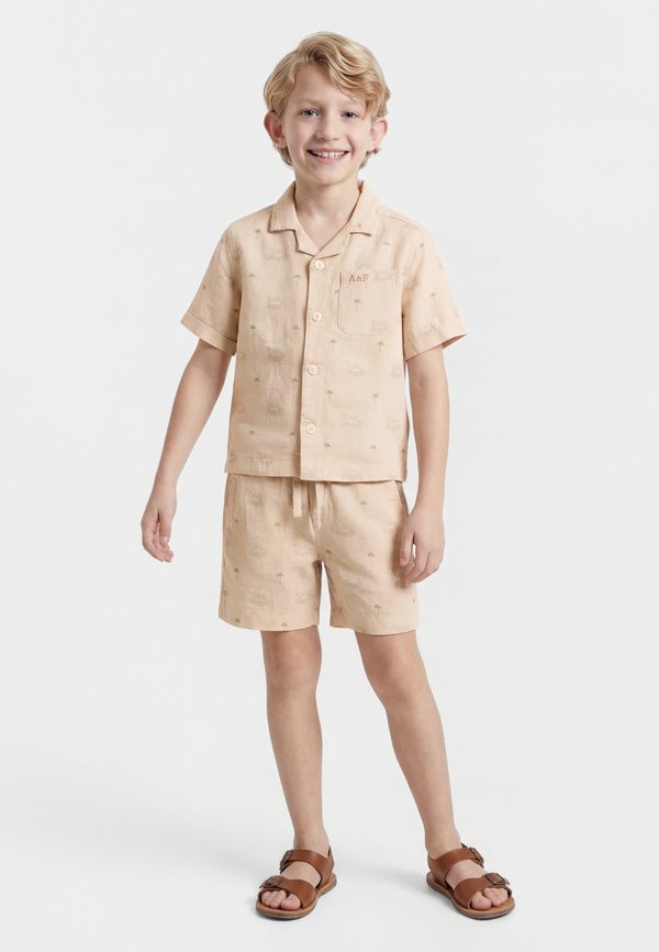 Abercrombie & Fitch SET