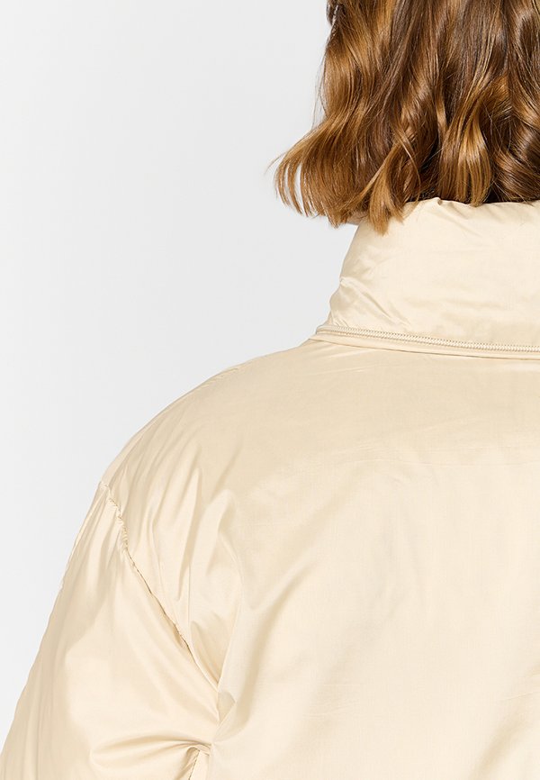 Levi's® BUBBLE SHORTY ALMOND MILK