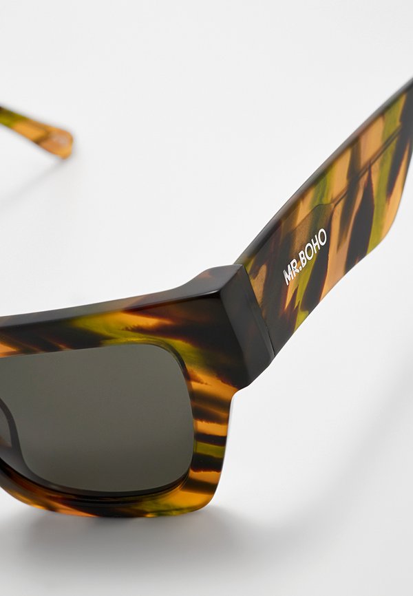 MR.BOHO JUNGLE FRELARD WITH CLASSICAL LENSES