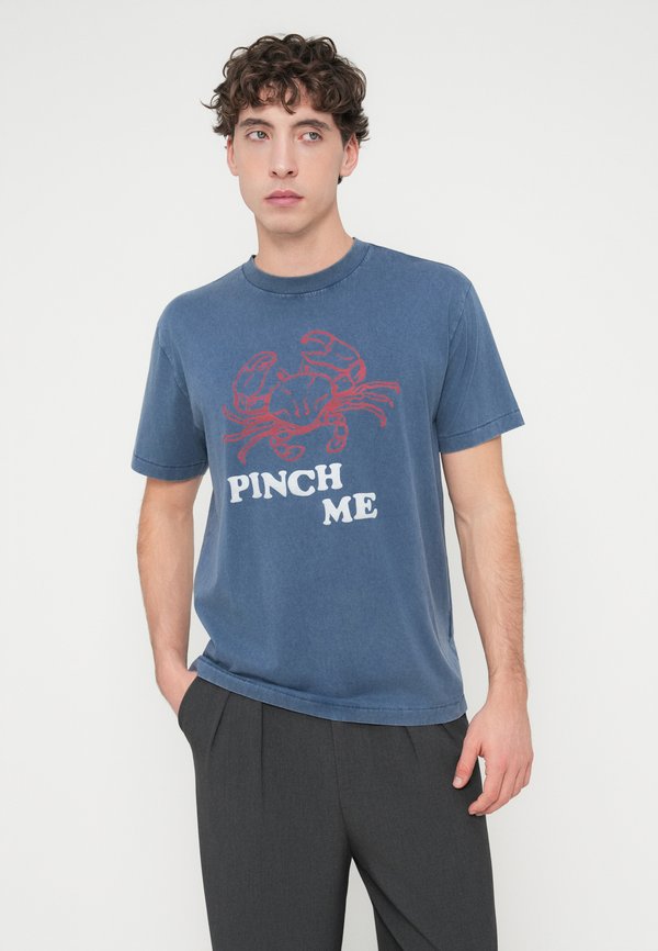 Hollister Co. TREND DROP TEE