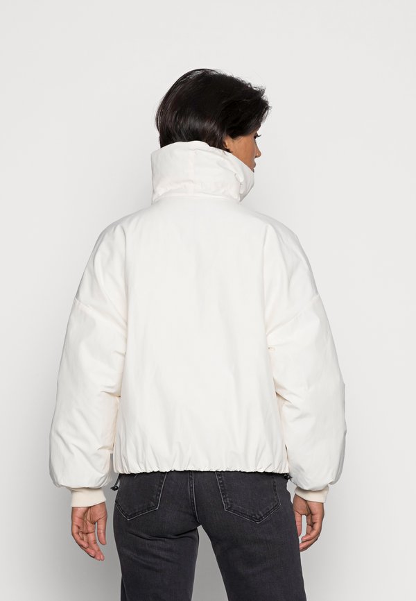 Levi's® PILLOW PUFF