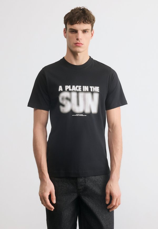 Mads Nørgaard FRODE A PLACE TEE